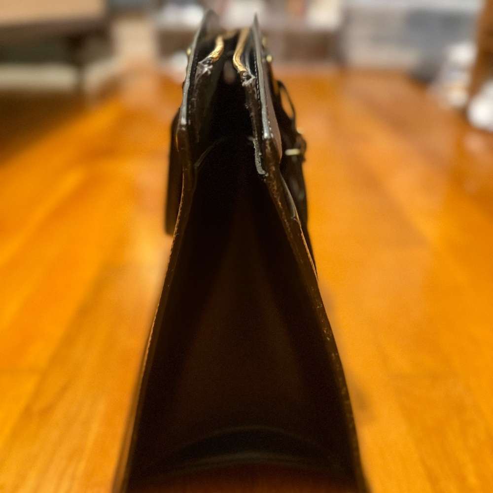 Stylish Black Leather Tote Bag - Picture 2 of 13